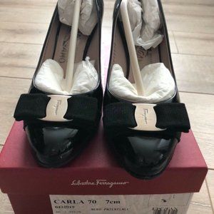 Salvatore Ferragamo Carla 70 Black